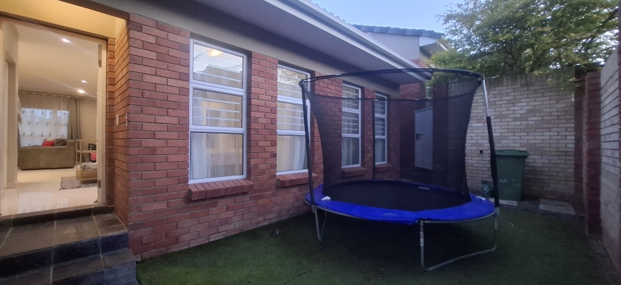 To Let 3 Bedroom Property for Rent in Beacon Bay Eastern Cape